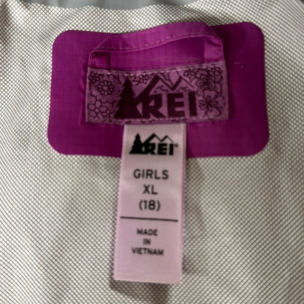 REI Hooded Rain Jacket Nylon Fuchsia Windbreaker hidden hood Coat, XL 18  Great! - Picture 3 of 11